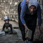 درخواست پرداخت مستمری به زنان بدسرپرست و حمایت از آنان