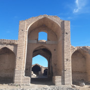 درخواست حمایت از محیط‌زیست روستای «در» و احیای کاروانسرای «طور» در گلپایگان