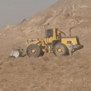 اعتراض به تجاوز به حریم اراضی زمین‌دارن (کوی انقلاب) روستای هیو  از سوی کارخانه سیمان ابیک