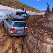 درخواست نجات کوهستان شاوه از زیر چرخ تانک‌های آفرود